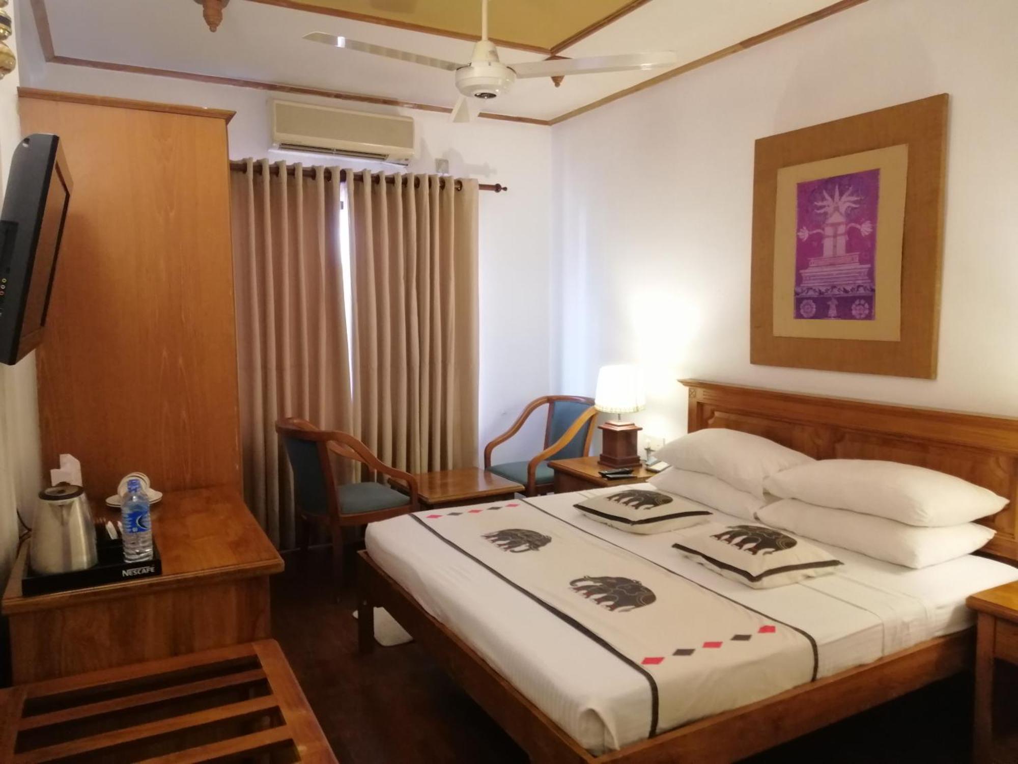 Hotel Casamara Kandy Luaran gambar